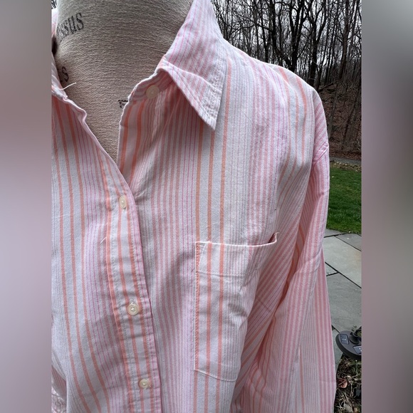 Gap easy stripe shirt. Color multi pink stripe. Size XL in excellent con… - Picture 1 of 14